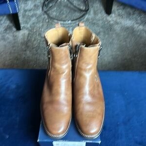 Very sporty boots great for this winter